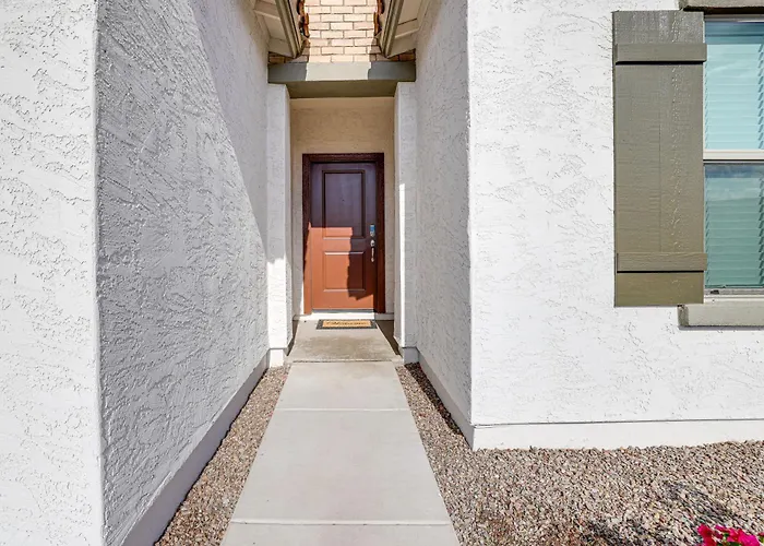 Spacious Vacation ~ 4 Mi To Downtown