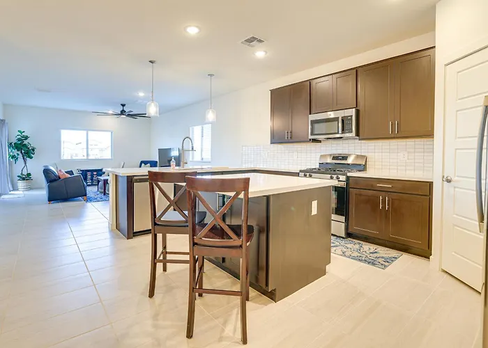 Spacious Vacation ~ 4 Mi To Downtown Holiday home *