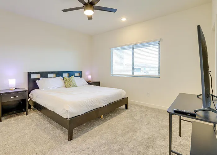Holiday home Spacious Vacation ~ 4 Mi To Downtown *